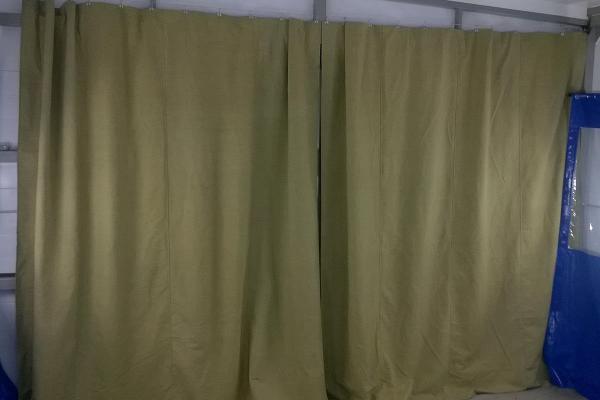  Брезентовая штора для  гаража 2х3 м 